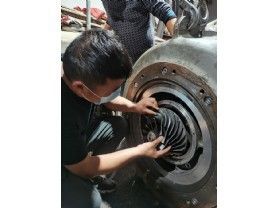 開利離心式壓縮機(jī)