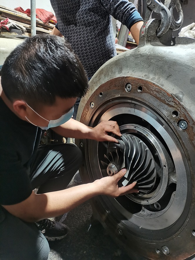 開利離心式壓縮機